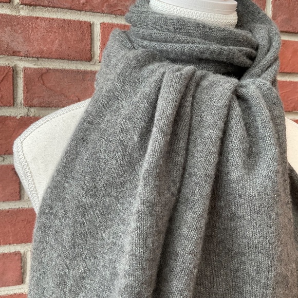 Junai New York Hand Dyed Italian Cashmere Wrap Shawl Unisex Scarf 19”x70” NWOT - Picture 7 of 10